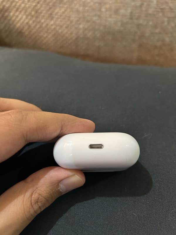 Apple AirPods 3 with MegSafe Charging Case (Original Almost New) 11