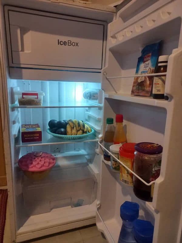 Dawlance refrigerator for sale. 1