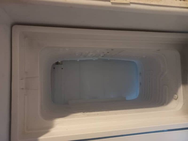 Dawlance refrigerator for sale. 2