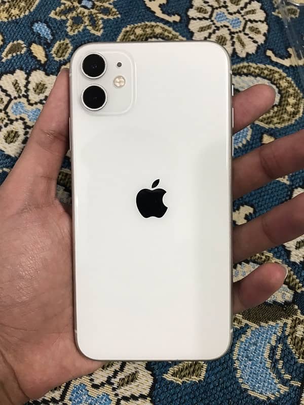 iPhone 11 64gb Non PTA White Good Condition 6