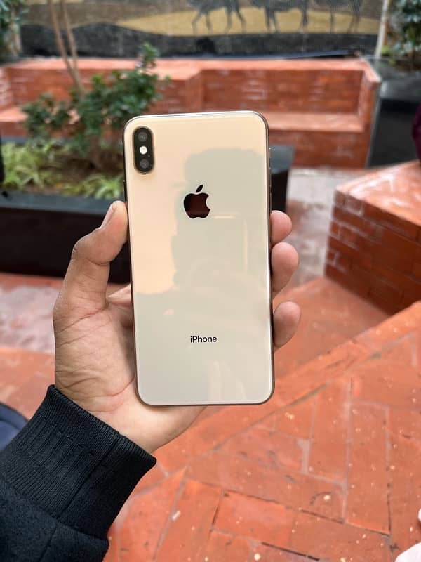 I PHONE XS MAX 256 GB PTA -offical 0