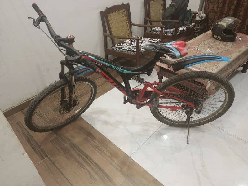 cycle Almost new 10/10 condition with shocks and disk breaks 2