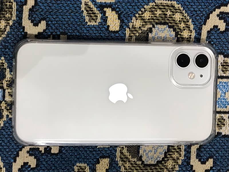 iPhone 11 64gb Non PTA White Good Condition 0