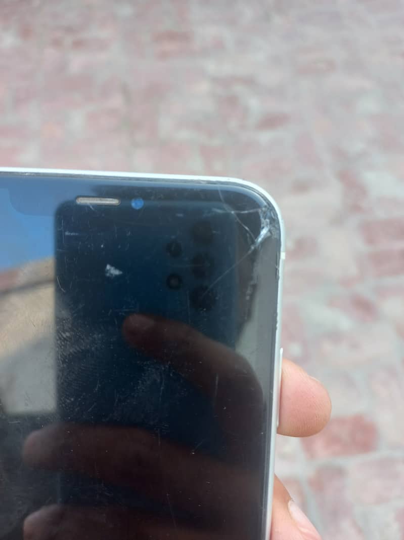 iphone xr 64gb (non pta) factory unlock glass break 3