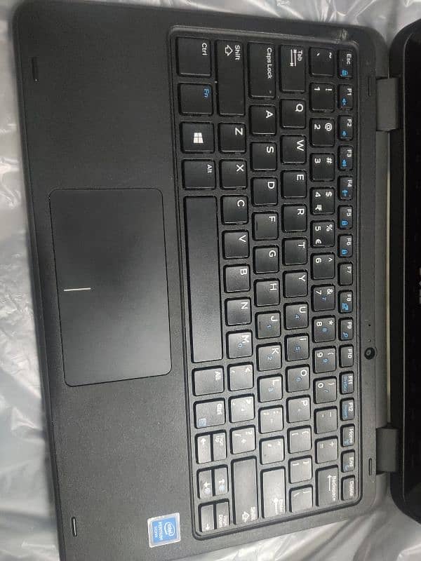 Dell latitude 3190 laptop touch & folding screen 4