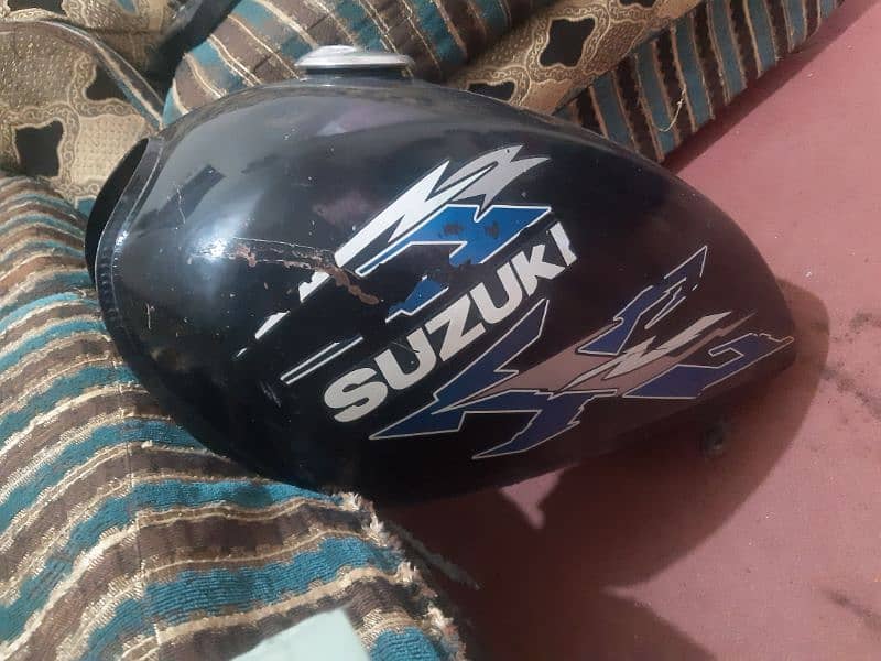 Suzuki 150 Fuel tank 1