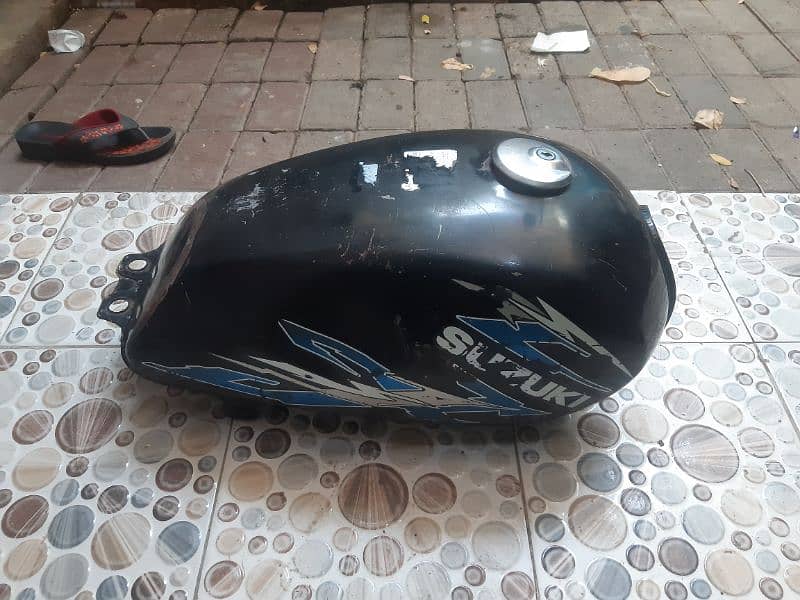 Suzuki 150 Fuel tank 2