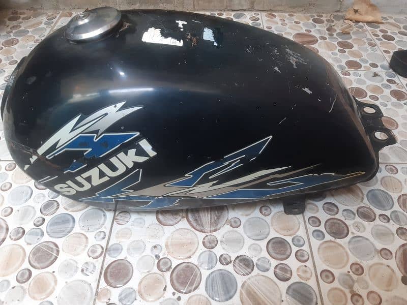 Suzuki 150 Fuel tank 3