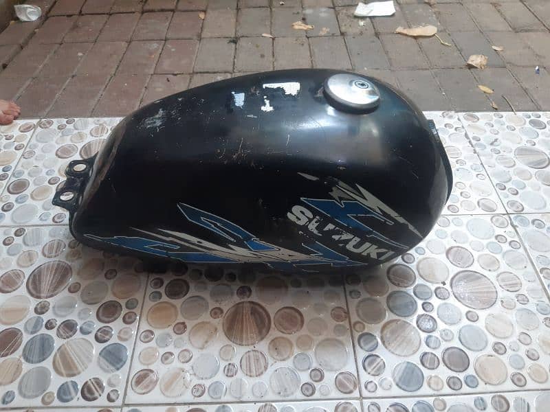 Suzuki 150 Fuel tank 5