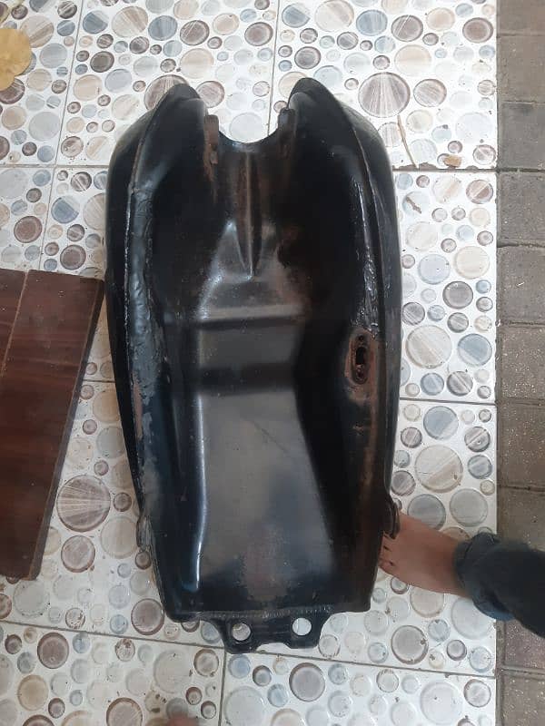 Suzuki 150 Fuel tank 6