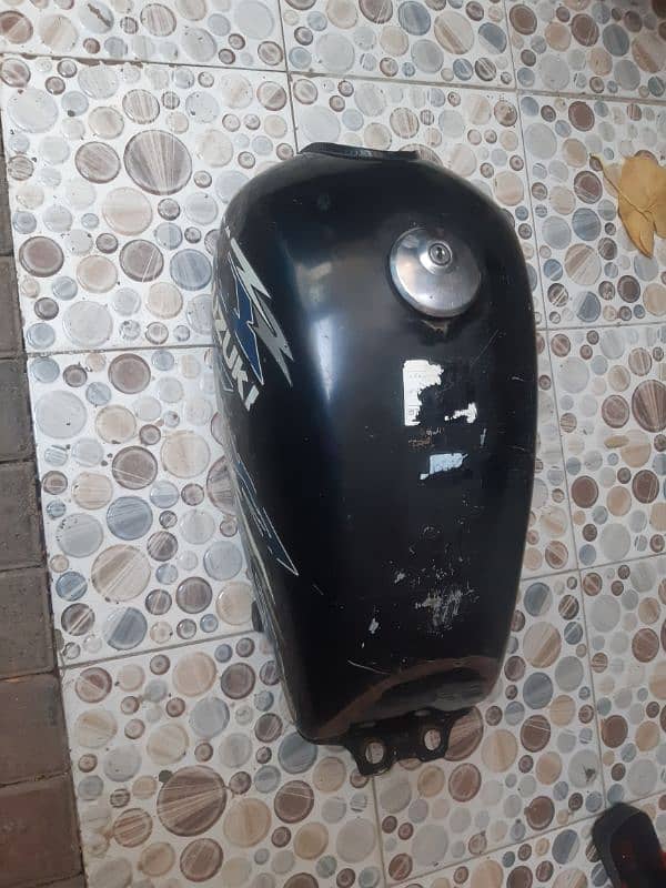 Suzuki 150 Fuel tank 7