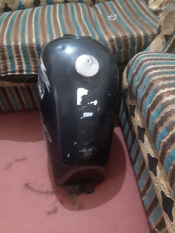 Suzuki 150 Fuel tank 8