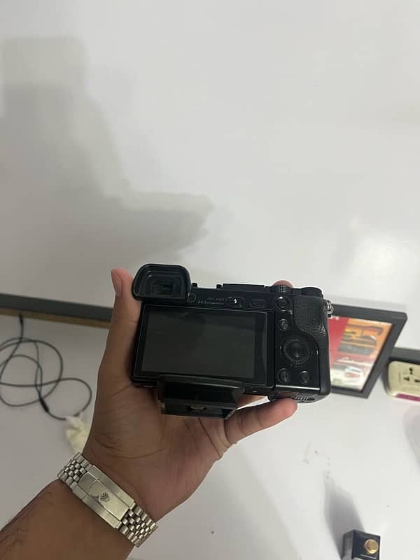 Sony A6000 with Kit lens (Dummy battery and 64GB card for free) 7