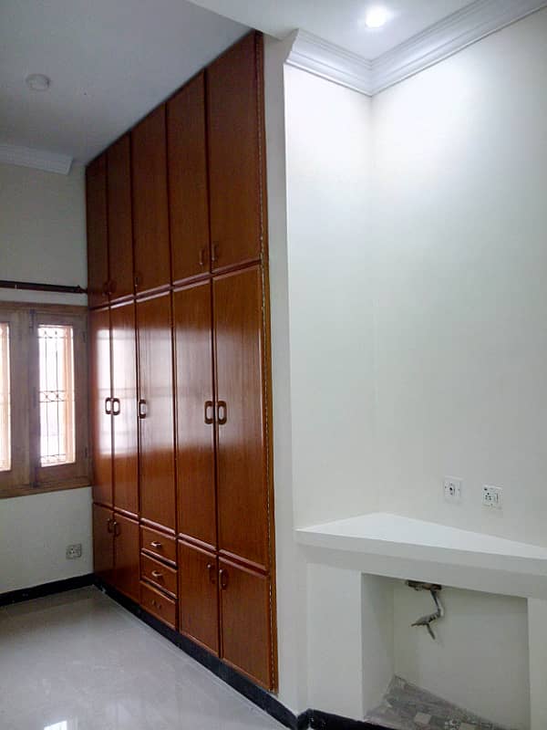 8 MARLA G11 UPPER PORTION FOR RENT FOR FAMILY 1