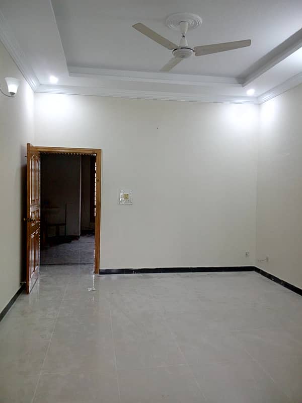 8 MARLA G11 UPPER PORTION FOR RENT FOR FAMILY 2