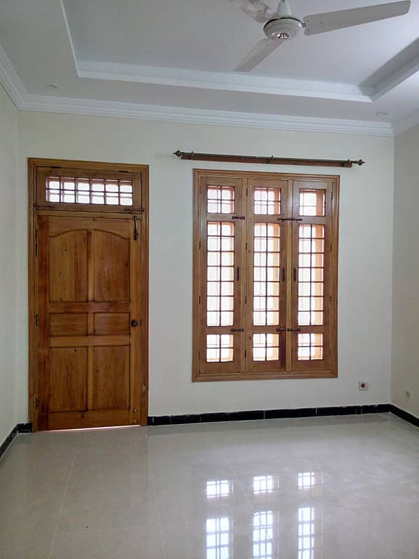 8 MARLA G11 UPPER PORTION FOR RENT FOR FAMILY 7