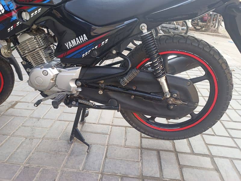 YBR 125G 3