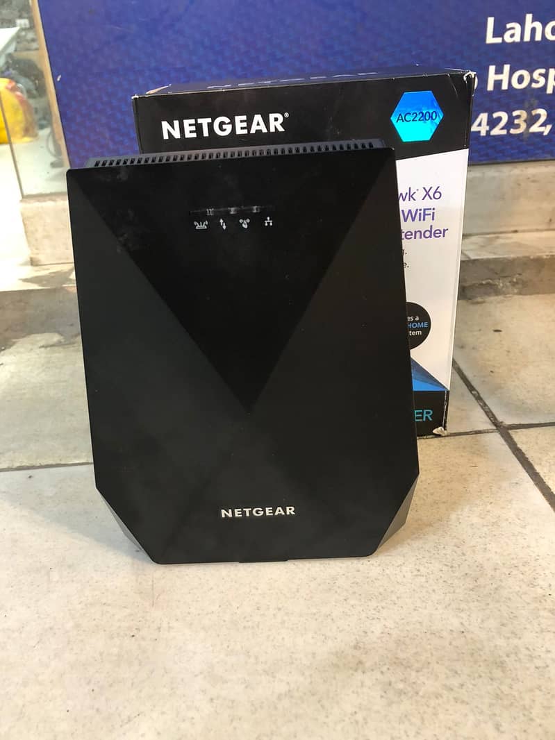 Netgear AC2200 WiFi Mesh Extender (EX7700) 2