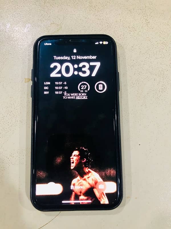 iPhone XS Gold 1