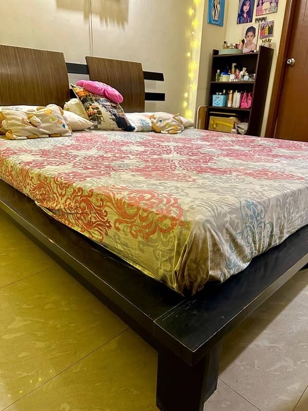 HABITT KING SIZE BED 4