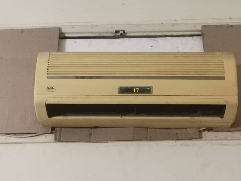 split Ac 9000 BTU pone TON import. AEG Company 3