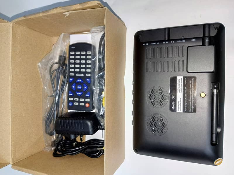 Mini Portable TV D7 3