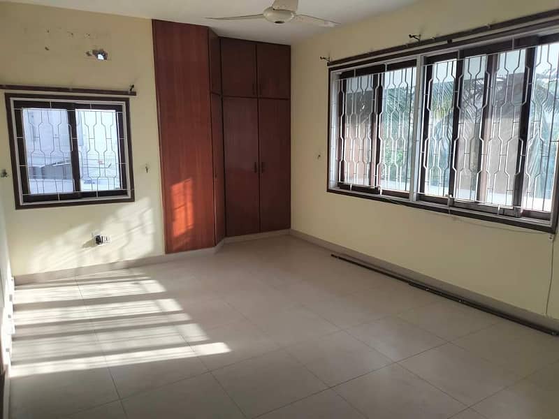 defence 500 yards bungalow for rent optional two unit 0