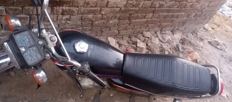 Honda 125 used in good condition 3