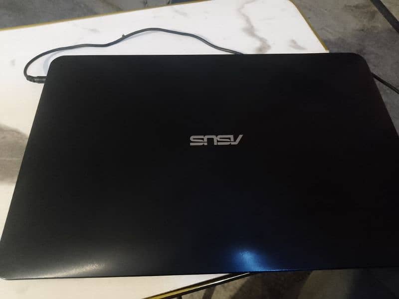 Asus laptop hardly used, urgent sale 0