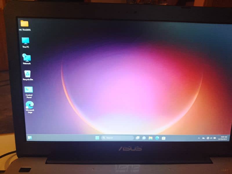 Asus laptop hardly used, urgent sale 3