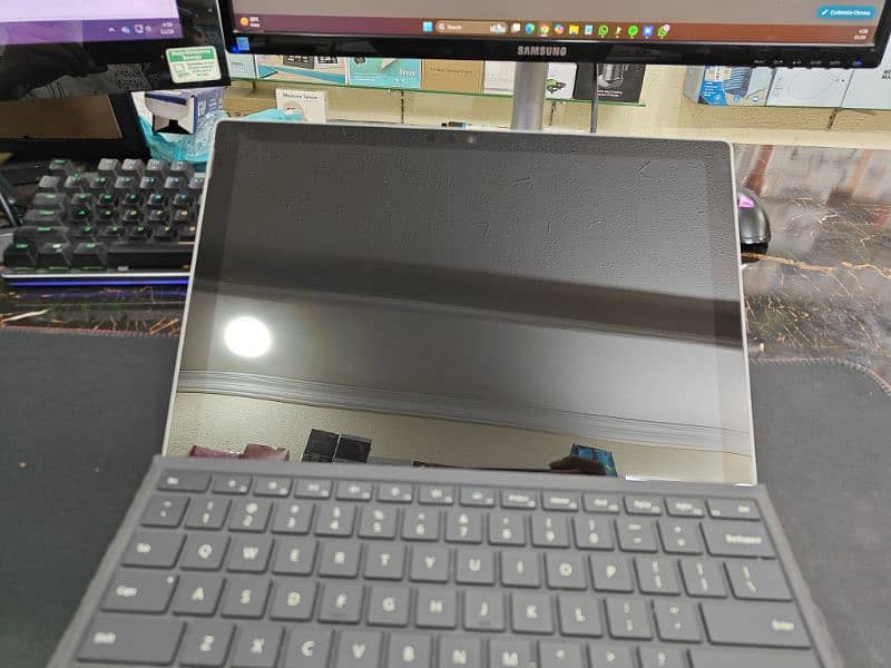 Microsoft surface pro 5th gen 8/256 2