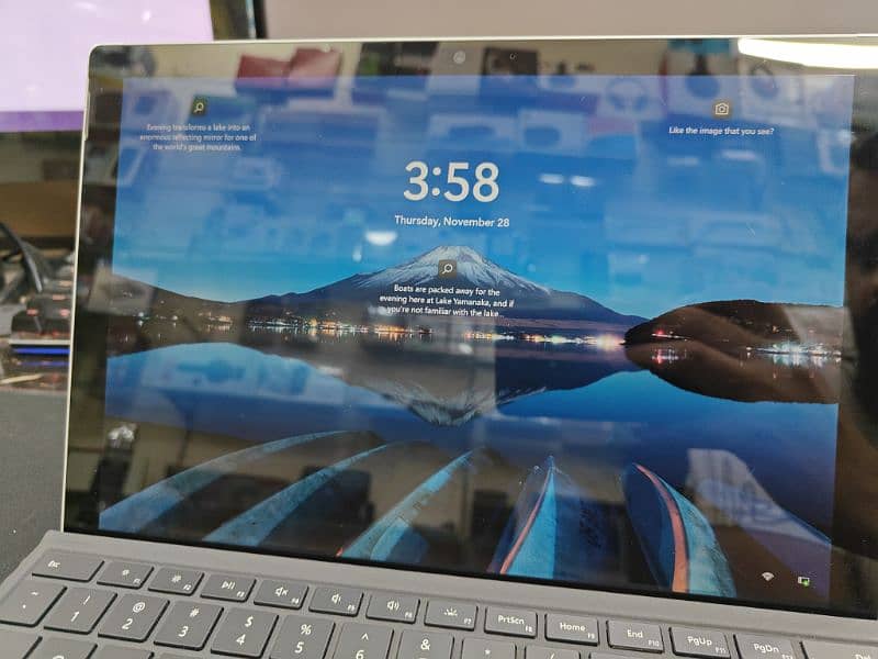 Microsoft surface pro 5th gen 8/256 4