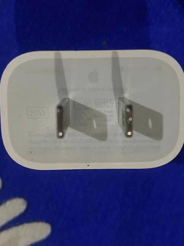 I want to sell my iphone 11 pro charger 0