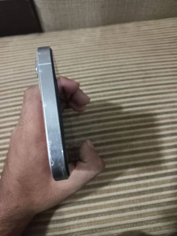 IPHONE 12 PRO MAX FACTORY UNLOCK IN GOOD CONDITION 5