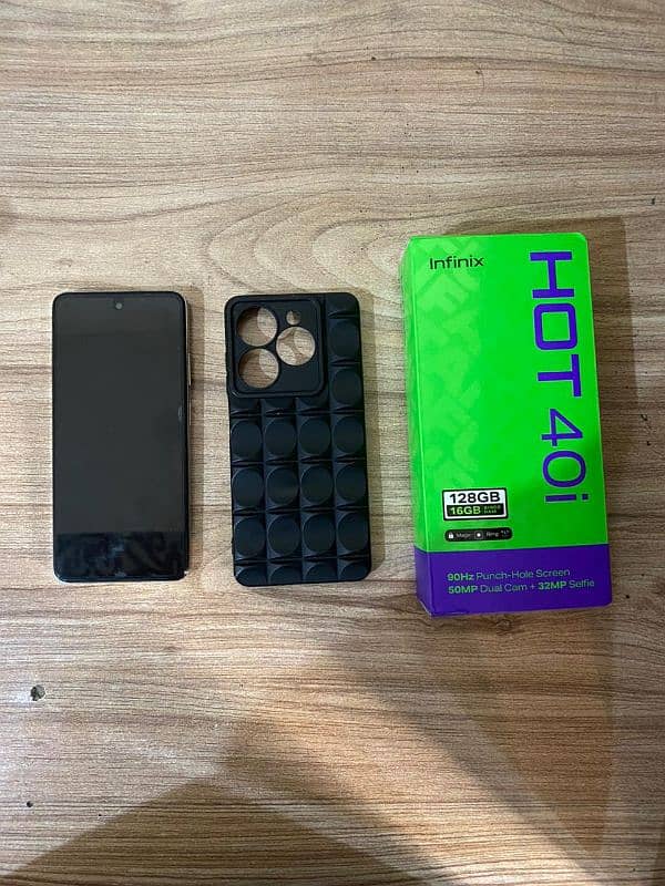 INFINIX HOT 40i + BOX AND COVER 1