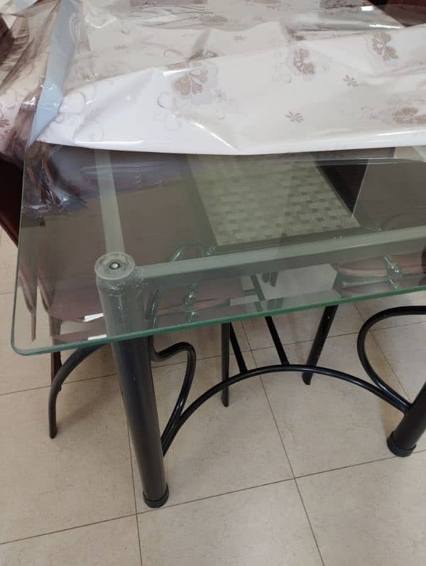 6 Seater Dining Table - Glass Top - Iron Rod 2