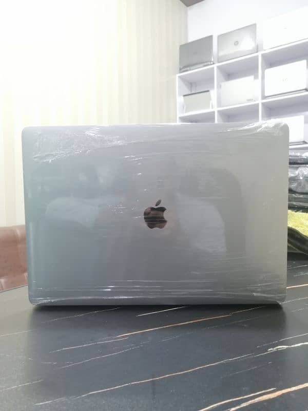 Apple Macbook pro 2019 16INCHES i9 32/512 0