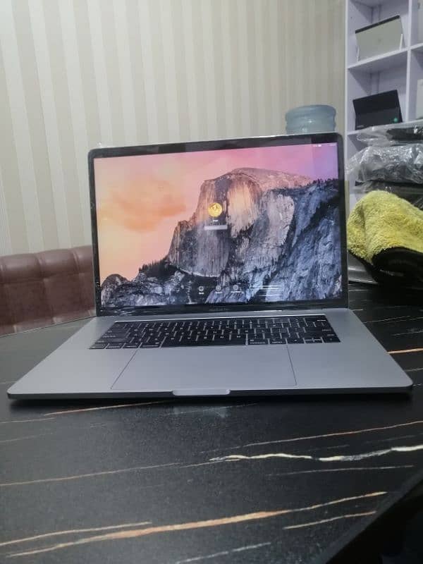 Apple Macbook pro 2019 16INCHES i9 32/512 1