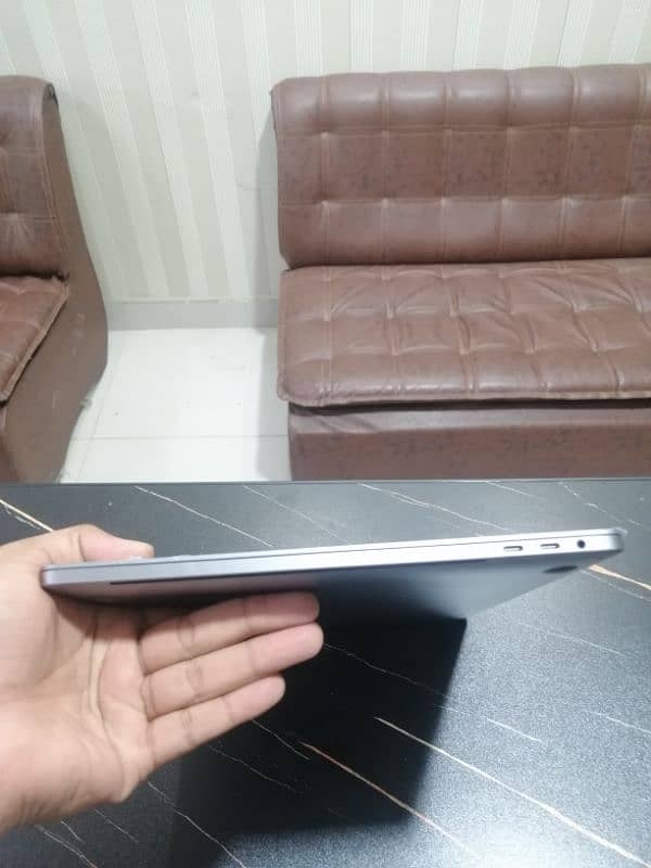 Apple Macbook pro 2019 16INCHES i9 32/512 3