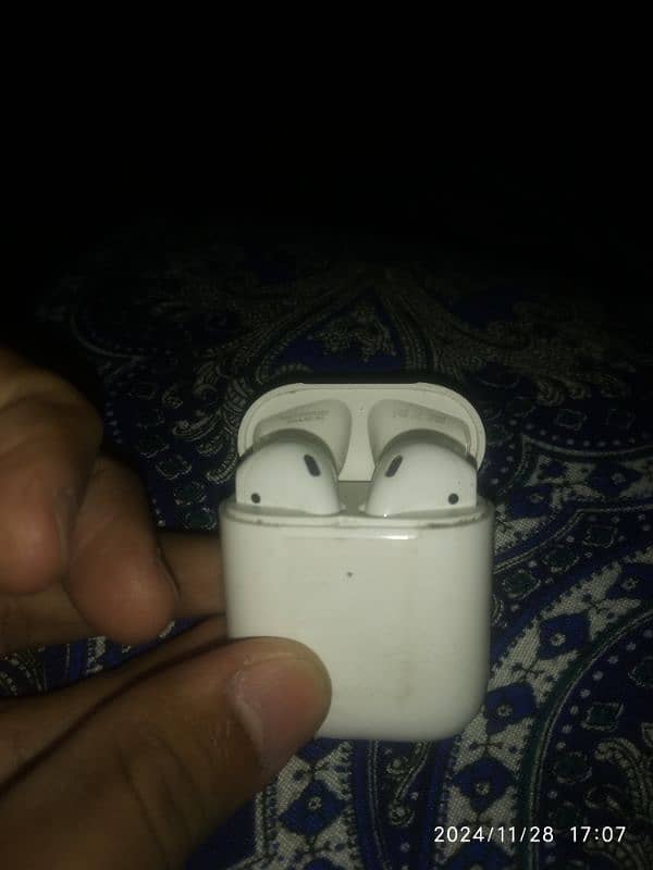 Copy of Apple earbuds 0