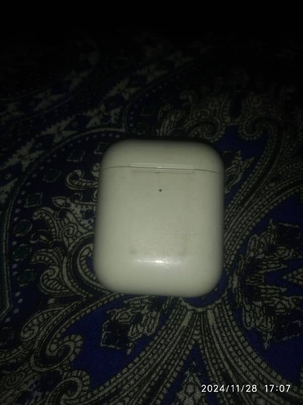 Copy of Apple earbuds 4