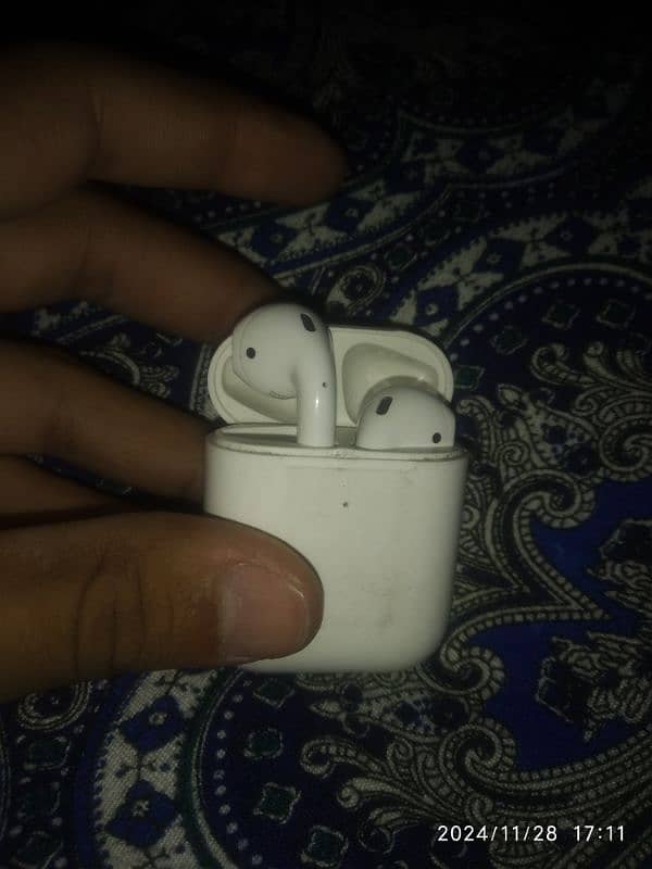 Copy of Apple earbuds 5