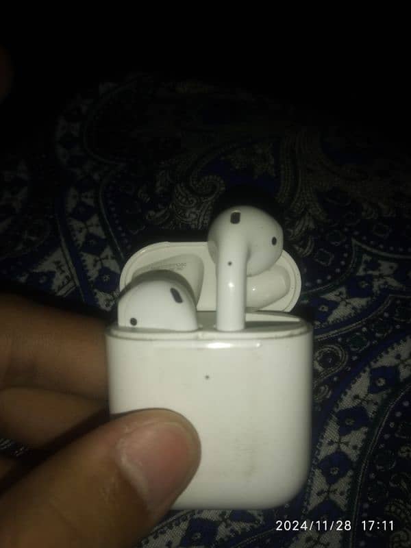 Copy of Apple earbuds 6