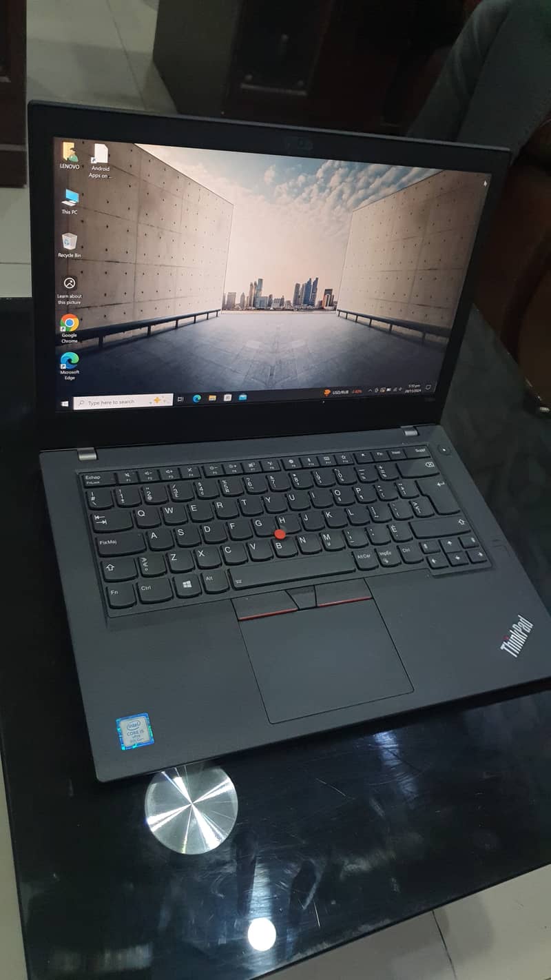 almost new laptop for sale urgant 4