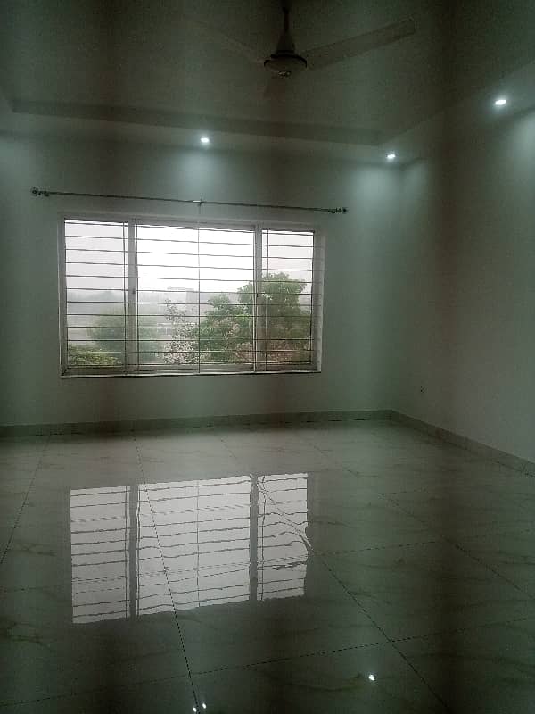 1kanal Like Brand New Upper Portion in Phase 8 with 3 bed Direct Approach to ring Road and Allama Iqbal Air port 13