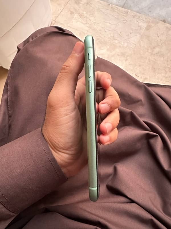 iPhone 11 - 128GB (PTA Approved) Condition 2