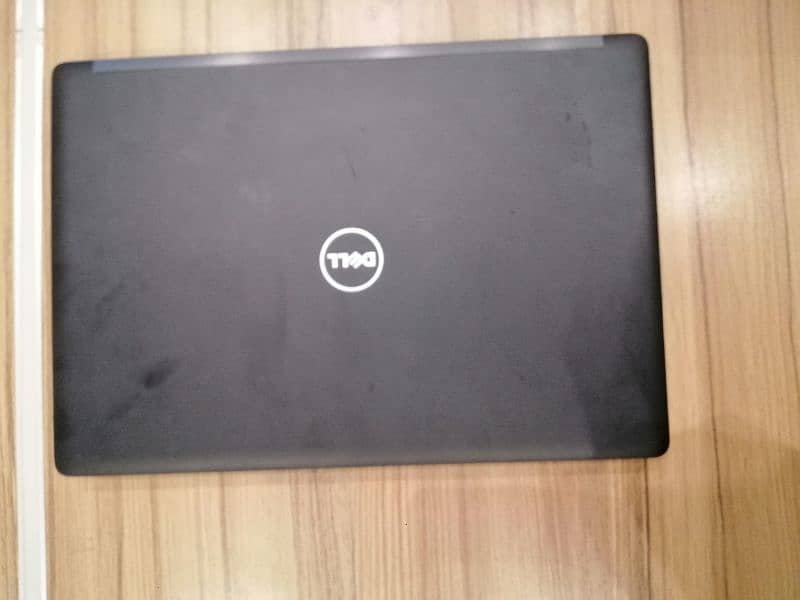 Dell latitude corei5 7generation RAM 8gb 256gb 4