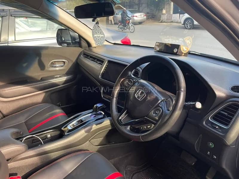 Honda Vezel Hybrid X 2015 3