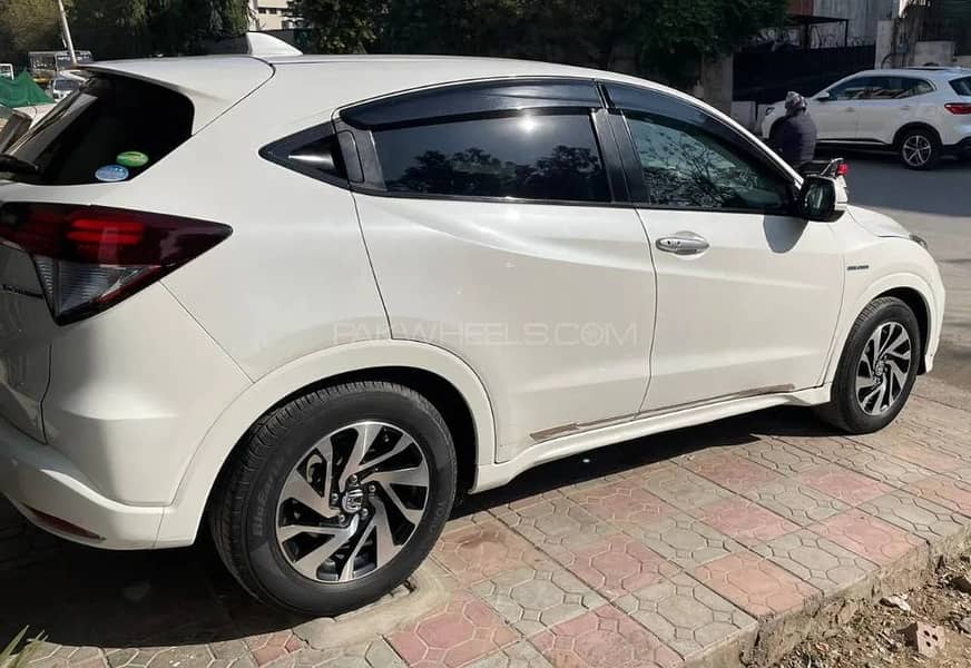 Honda Vezel Hybrid X 2015 6