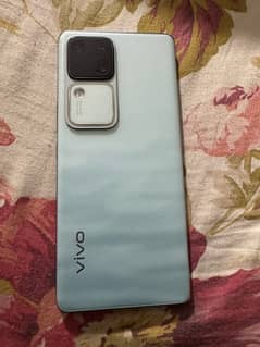 Vivo V30